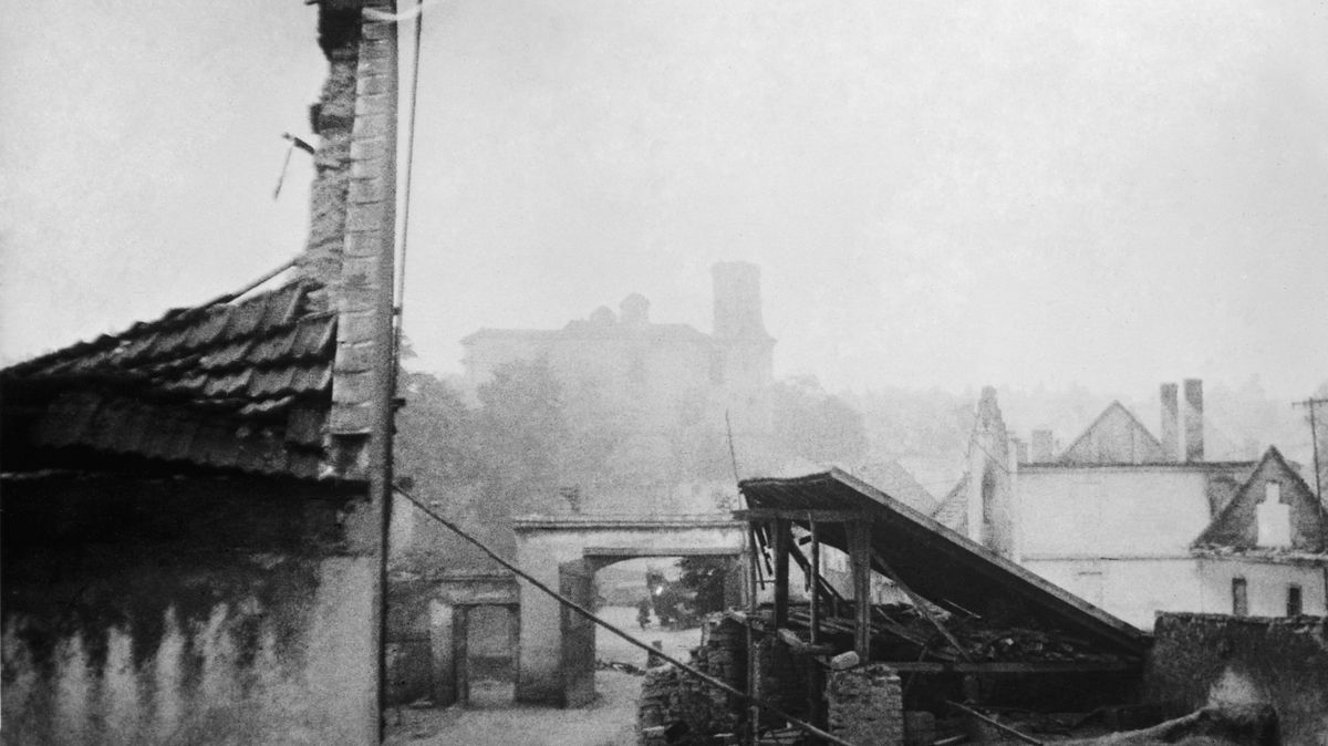 Fotky: Lidice v plamenech. Jak nacisté srovnali obec před 80 lety se zemí